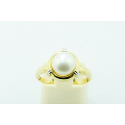 Pierścionek złoty z perłą